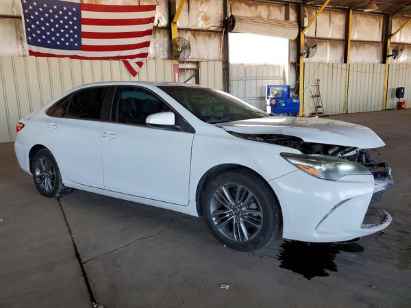 2017 TOYOTA CAMRY LE/SE/XLE/XSE — Passenger 3/4