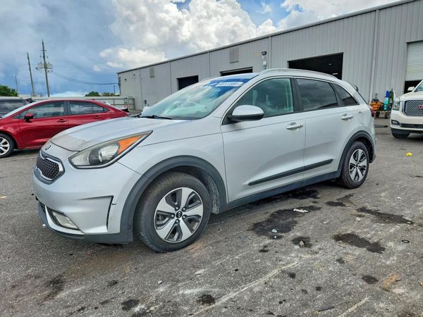 2017 KIA NIRO