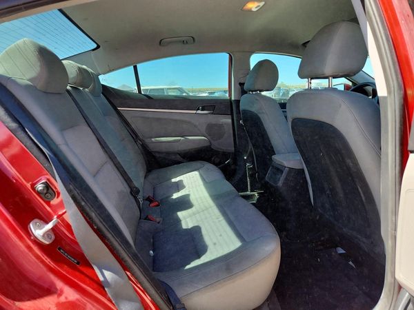 2017 HYUNDAI ELANTRA SE Base