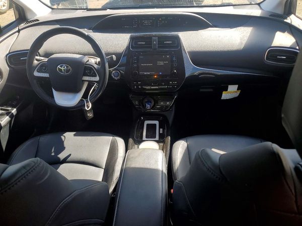 2016 TOYOTA PRIUS
