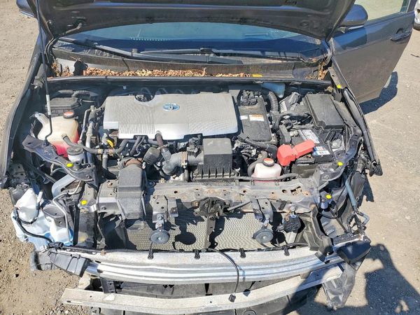 2016 TOYOTA PRIUS