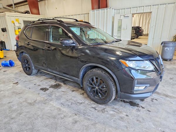 2018 NISSAN ROGUE — Passenger 3/4