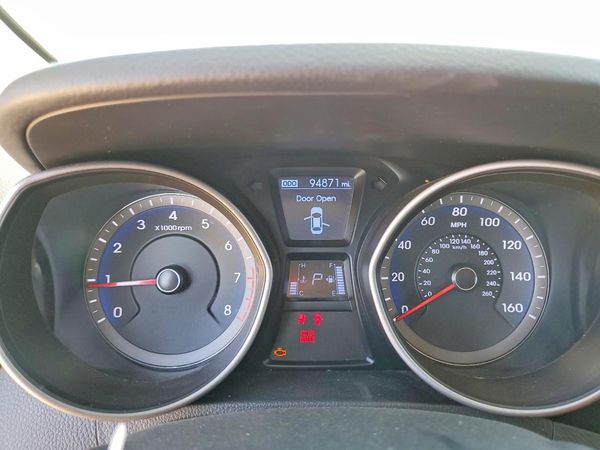 2014 HYUNDAI ELANTRA STD, Style, Tech — ODOM