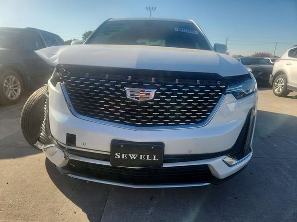 2021 CADILLAC XT6