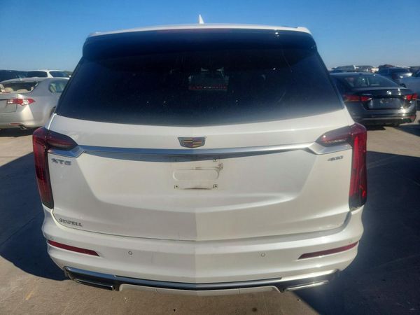 2021 CADILLAC XT6