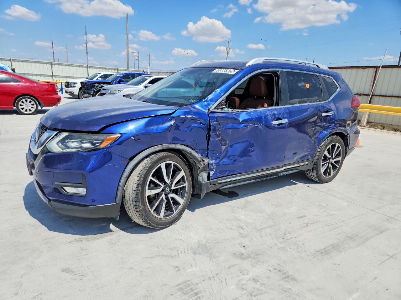 2018 NISSAN ROGUE — Front 3/4