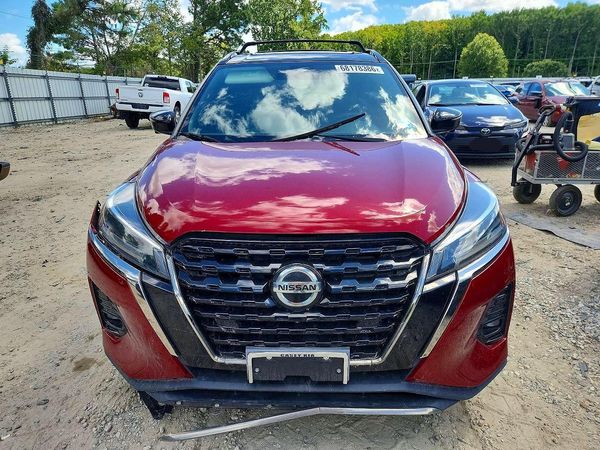 2021 NISSAN KICKS SR