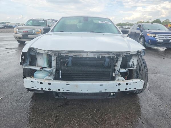 2019 CHRYSLER 300