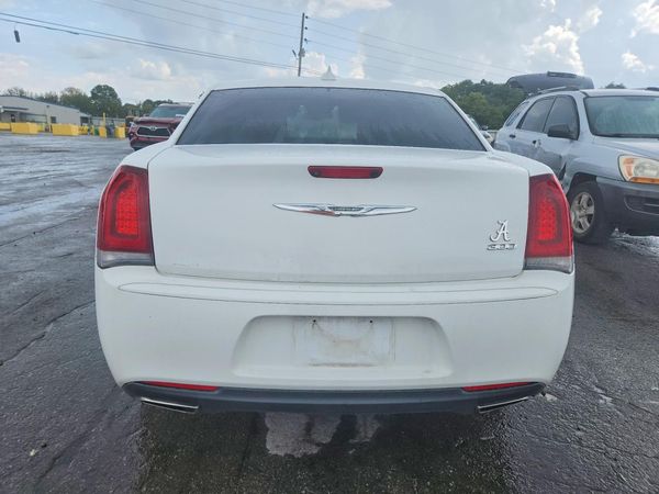 2019 CHRYSLER 300