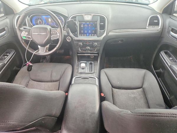 2019 CHRYSLER 300