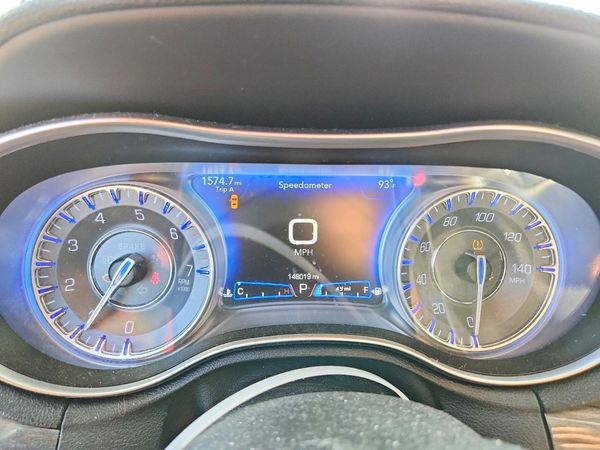 2019 CHRYSLER 300