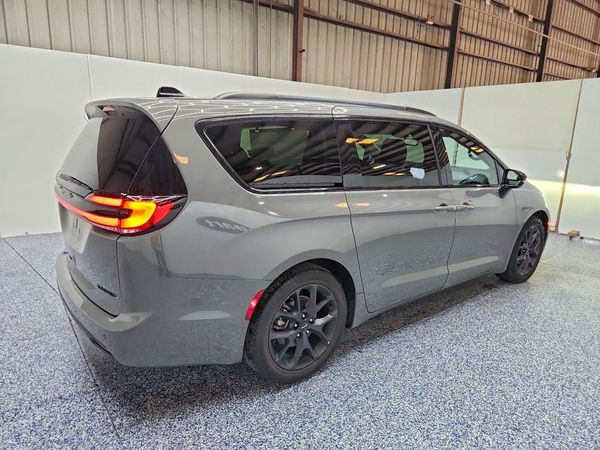 2025 CHRYSLER PACIFICA Limited — PSRA