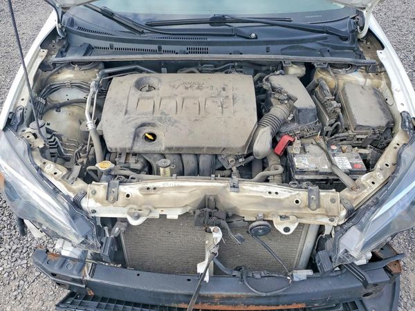 2017 TOYOTA COROLLA — Engine bay