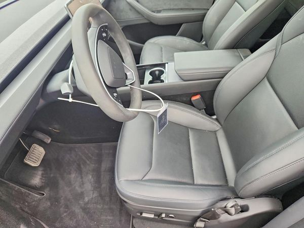 2026 TESLA MODEL Y — DENT