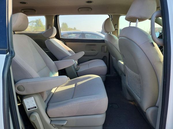 2017 KIA SEDONA L