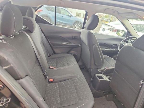 2021 NISSAN KICKS S
