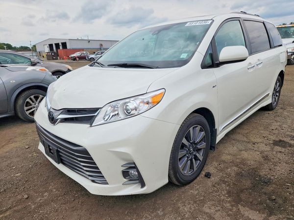 2020 TOYOTA SIENNA Q grade