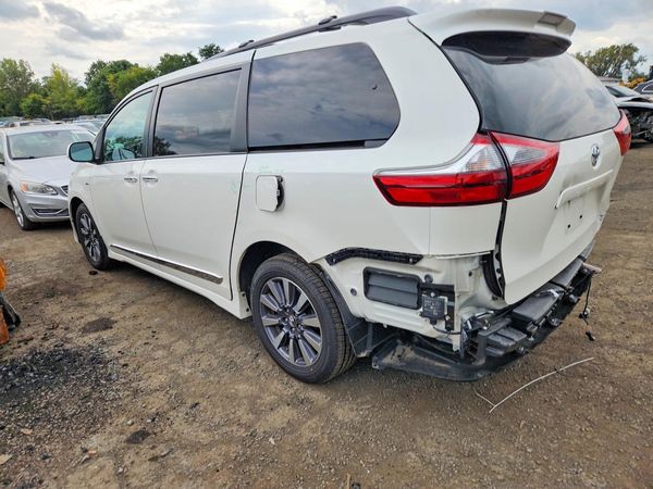 2020 TOYOTA SIENNA Q grade