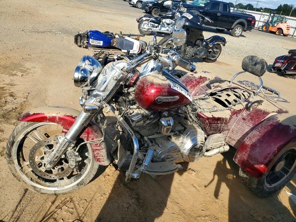 2017 HARLEY-DAVIDSON FL