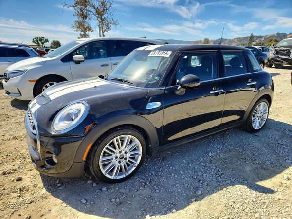 2017 MINI COOPER