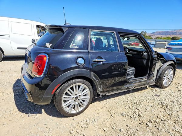 2017 MINI COOPER