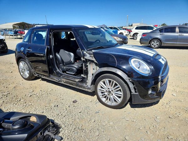 2017 MINI COOPER