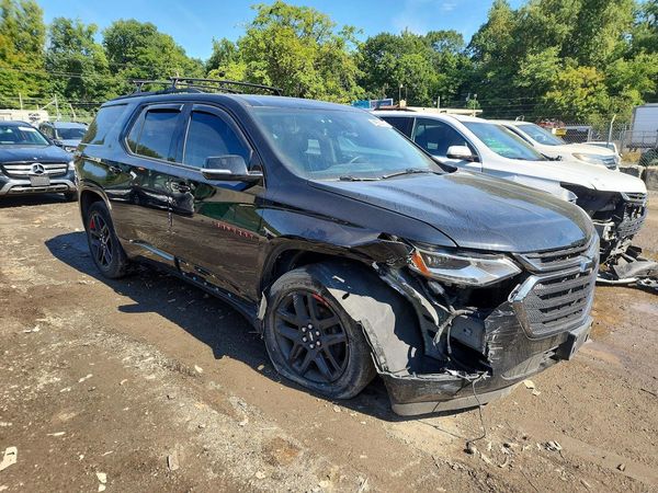 2018 CHEVROLET TRAVERSE Premier — Passenger 3/4