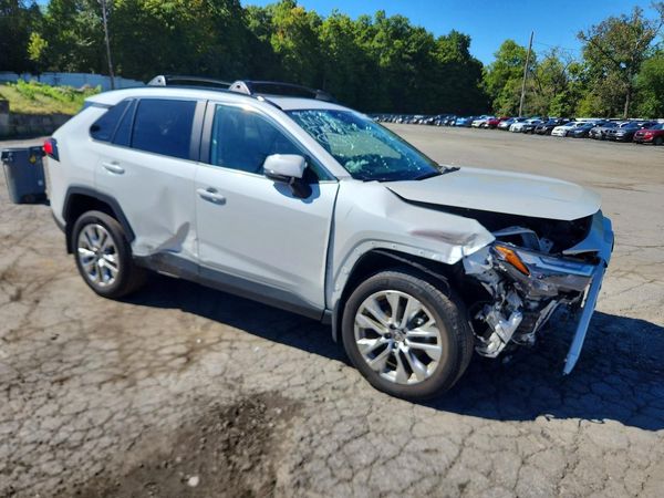 2025 TOYOTA RAV4 — Passenger 3/4