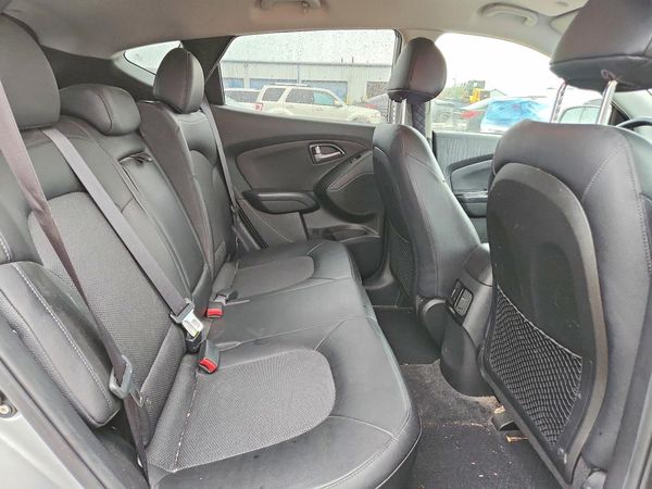2015 HYUNDAI TUCSON GLS (Middle)