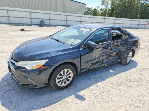2017 TOYOTA CAMRY