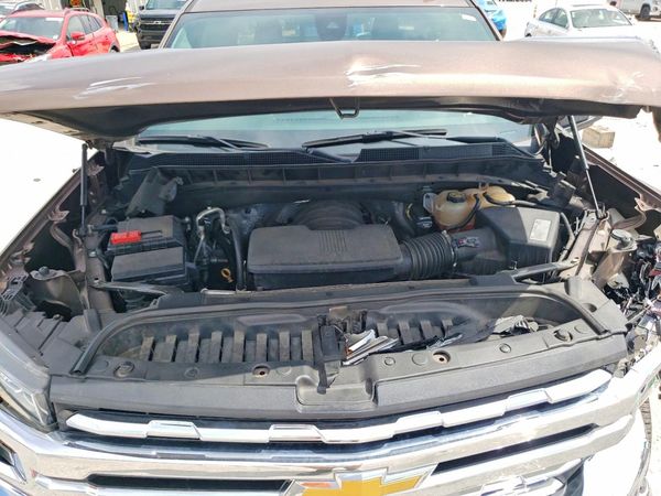 2019 CHEVROLET SILVERADO LTZ — Engine bay