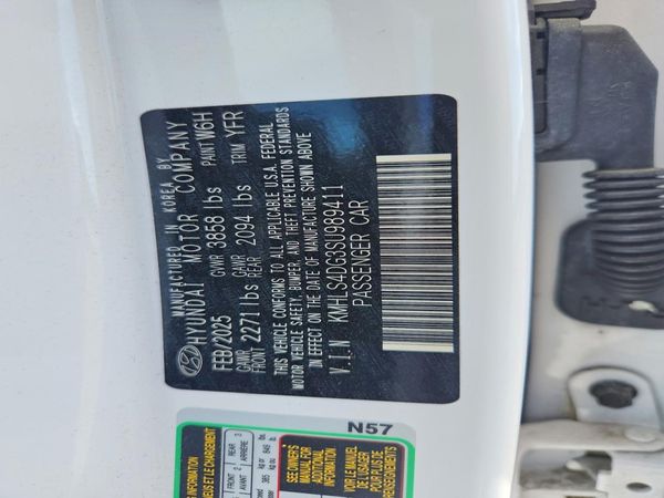 2025 HYUNDAI ELANTRA SEL Convenience