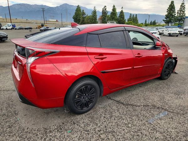 2016 TOYOTA PRIUS One/Two