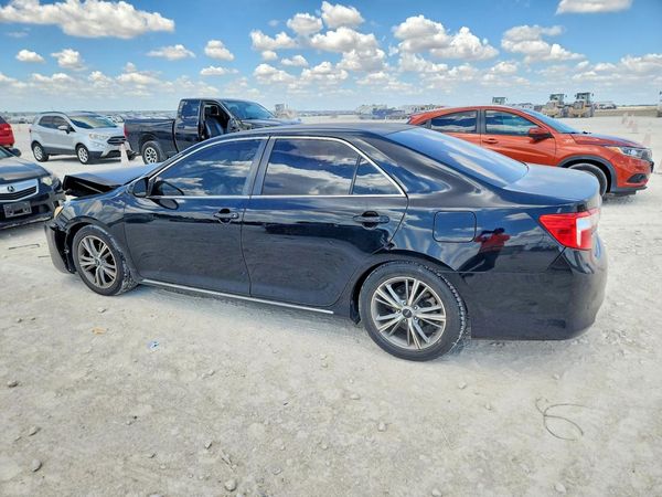 2014 TOYOTA CAMRY