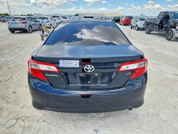 2014 TOYOTA CAMRY