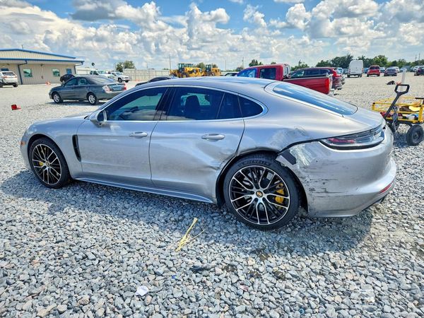2021 PORSCHE PANAMERA