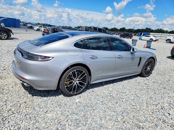 2021 PORSCHE PANAMERA