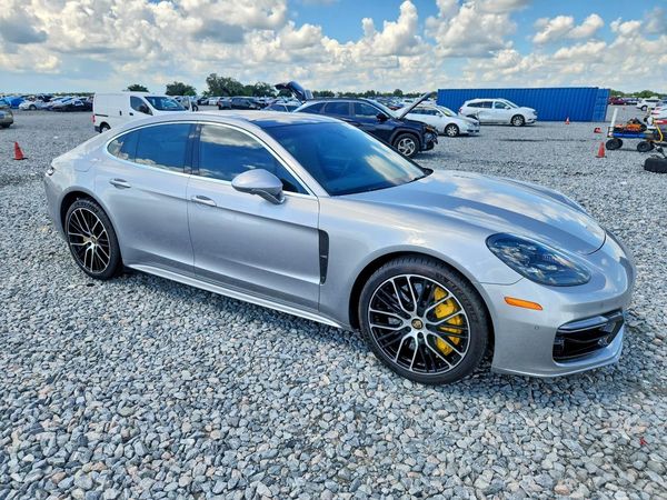 2021 PORSCHE PANAMERA