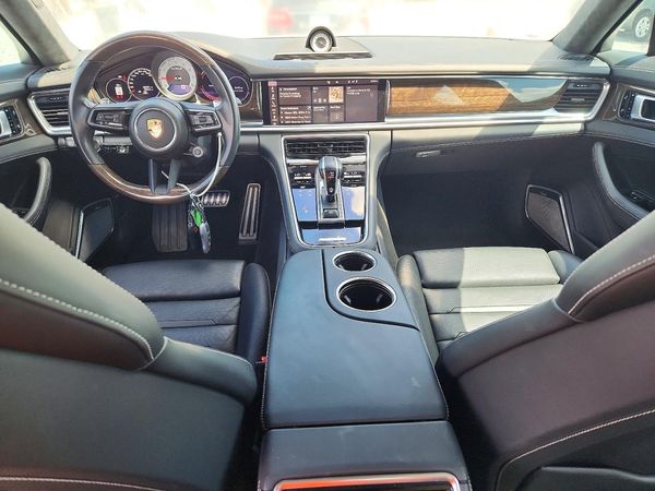 2021 PORSCHE PANAMERA