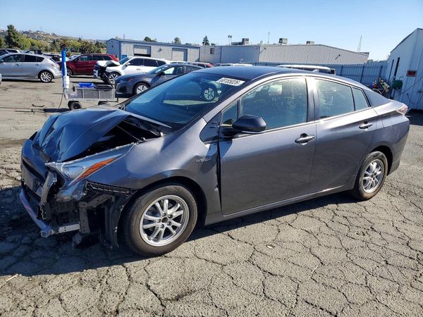 2016 TOYOTA PRIUS
