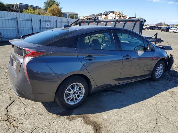 2016 TOYOTA PRIUS