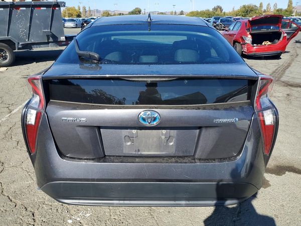 2016 TOYOTA PRIUS