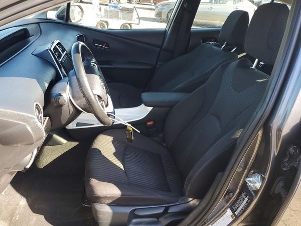 2016 TOYOTA PRIUS