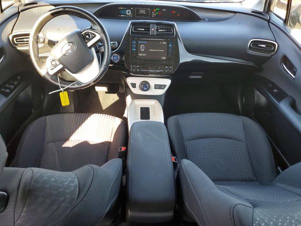 2016 TOYOTA PRIUS