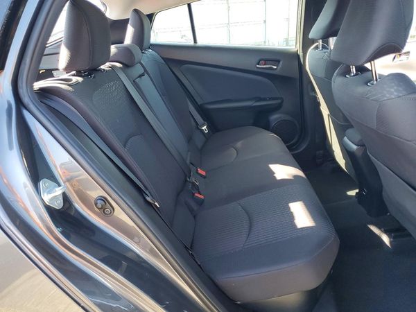 2016 TOYOTA PRIUS