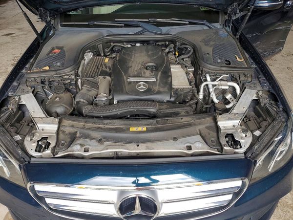 2017 MERCEDES-BENZ E — Engine bay
