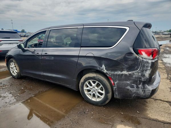 2020 CHRYSLER VOYAGER