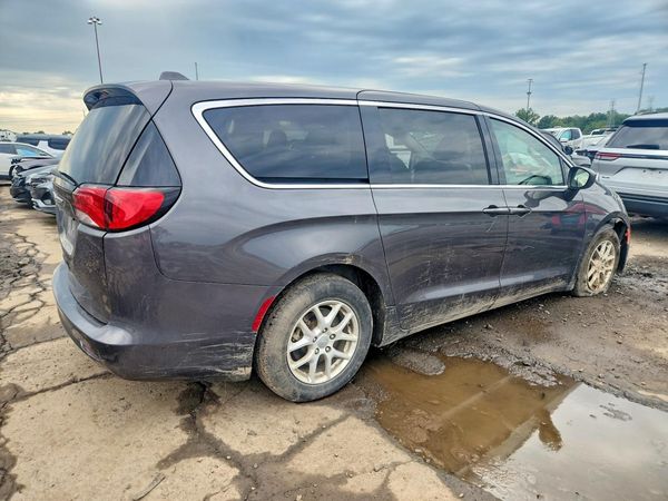 2020 CHRYSLER VOYAGER