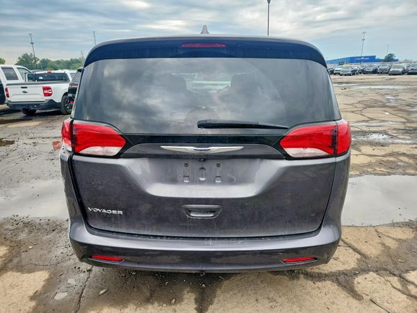 2020 CHRYSLER VOYAGER