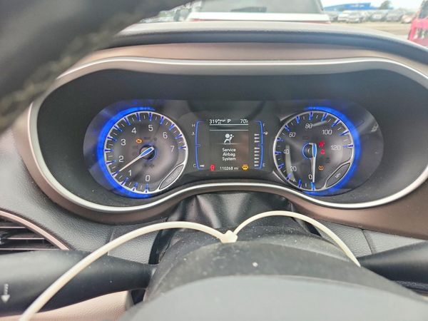2020 CHRYSLER VOYAGER